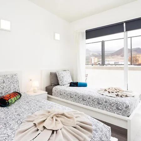 New Center Cristianos Apartment